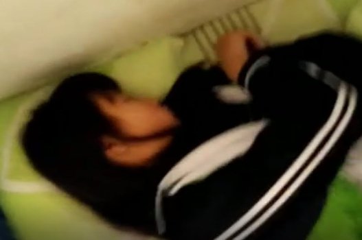 Quấy rối bạn học khi ở nhà một mình