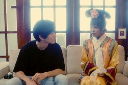 Cô Hoàng Châu Cách Cách khiến anh thợ ảnh sung sướng khi xuyên không